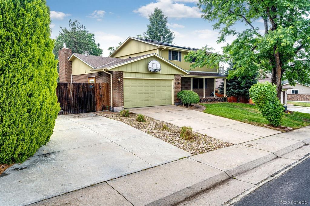 Photo of 2624 S Field Street, Lakewood, CO 80227 (MLS # 3653389)
