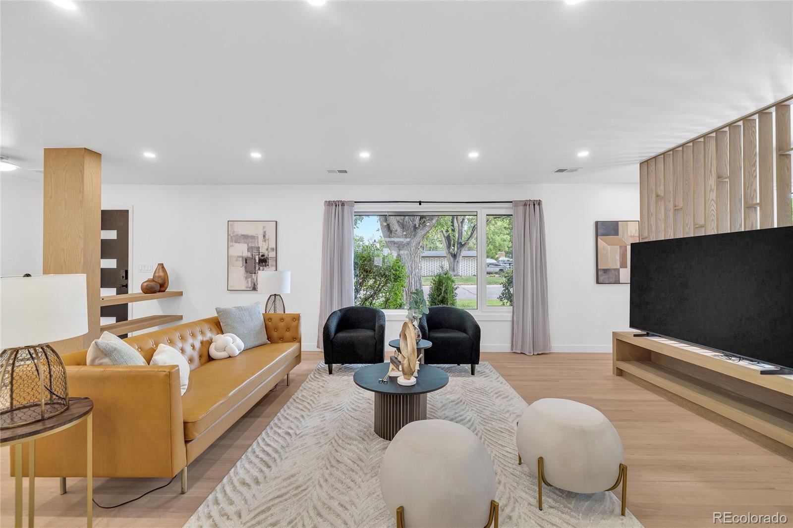 3735 S Hibiscus Way