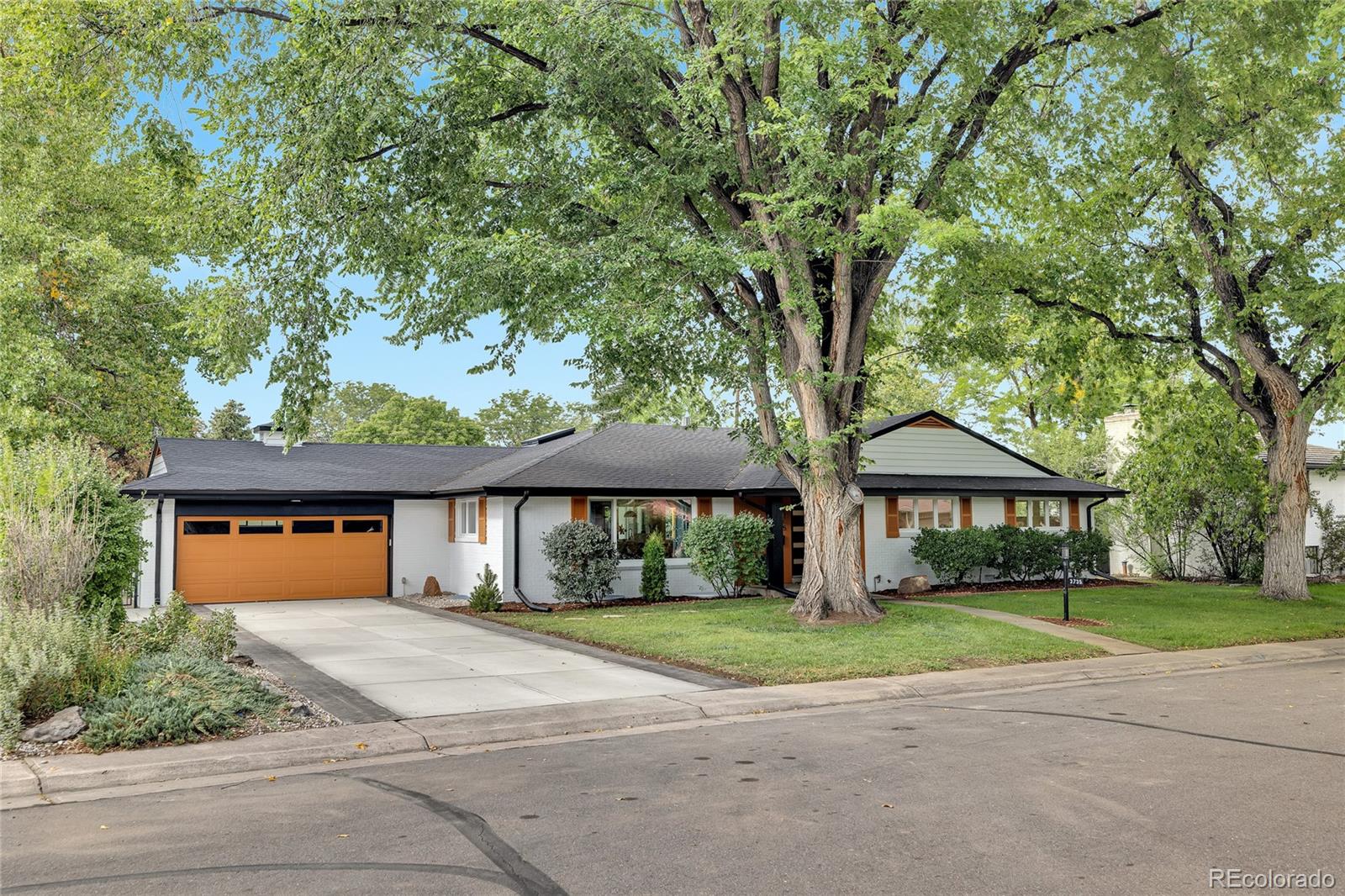 3735 S Hibiscus Way