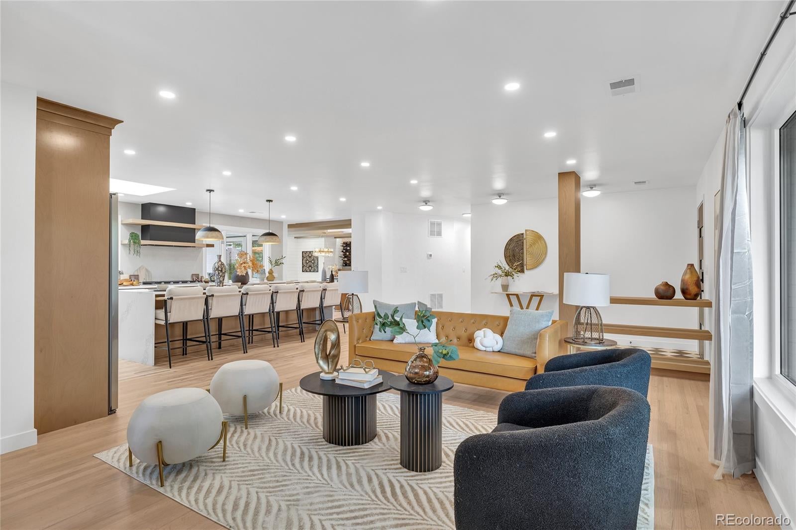 3735 S Hibiscus Way