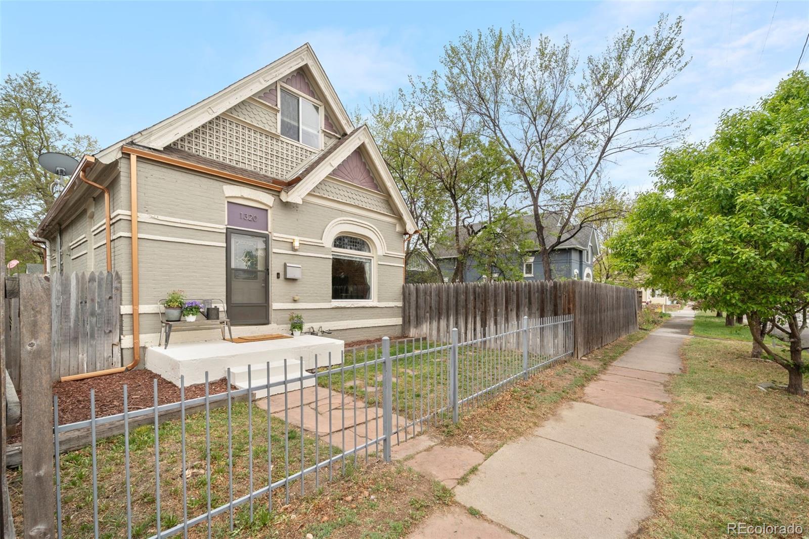 1320 E 28th Avenue