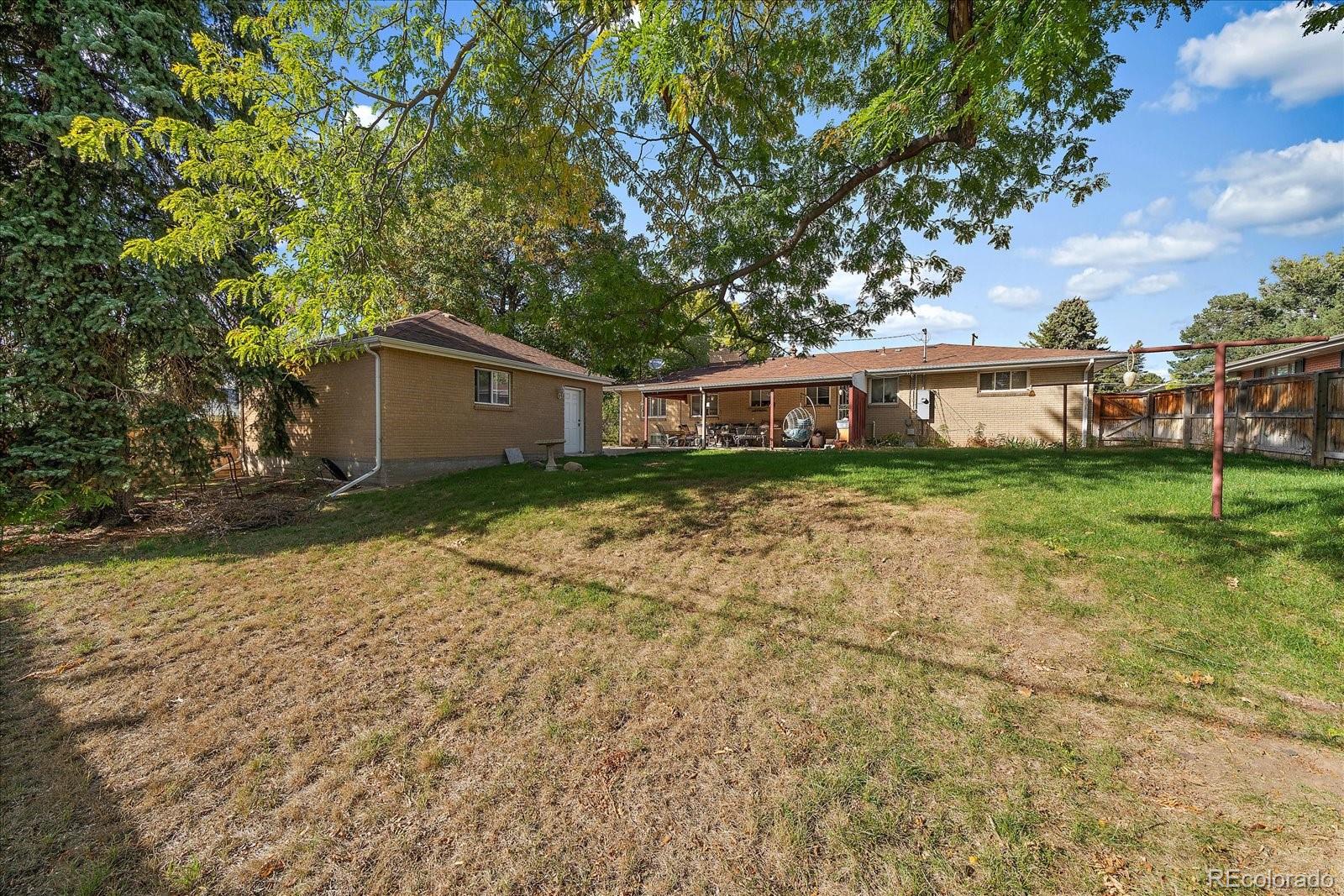 2132 E Dartmouth Avenue