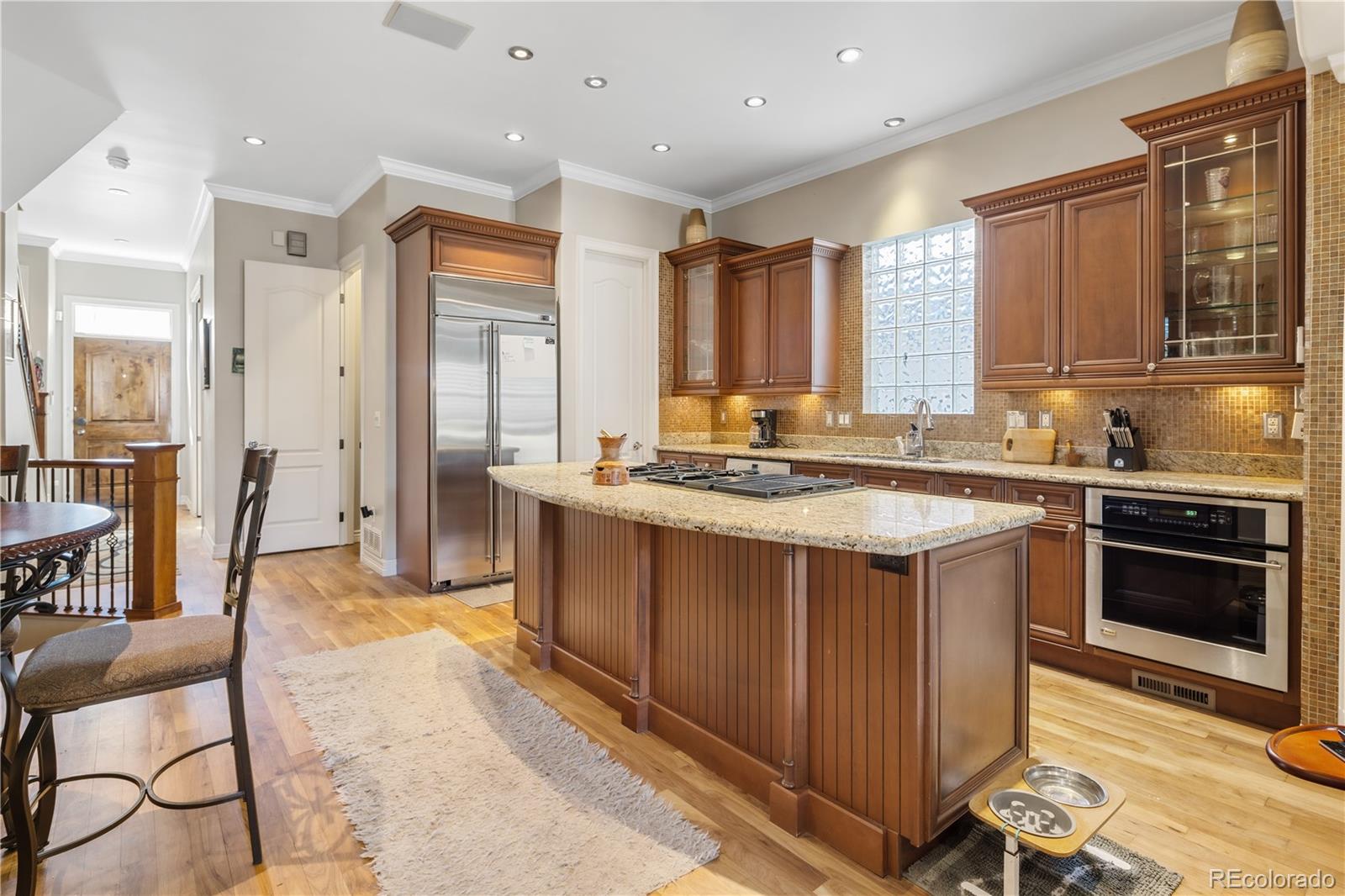 2527 Tremont Place