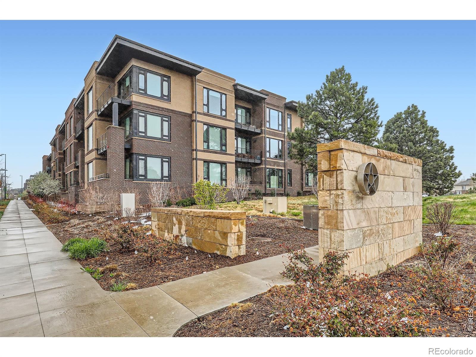 6618 E Lowry Boulevard 307