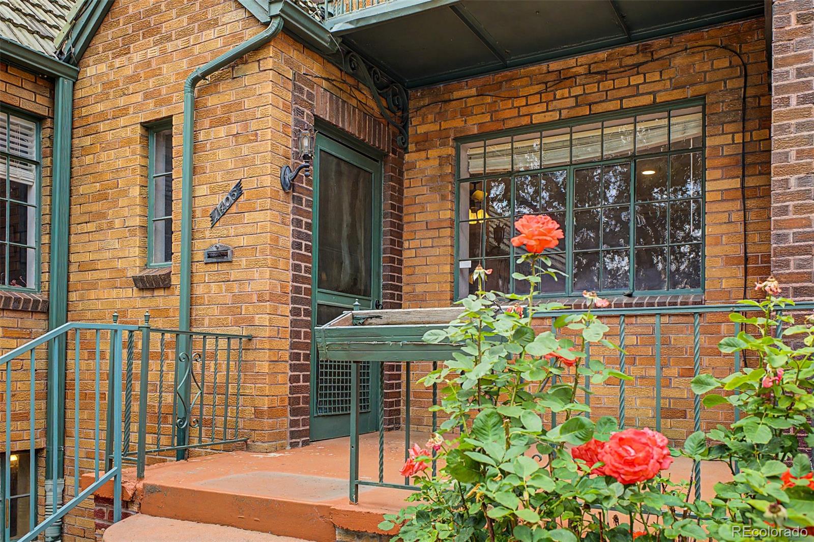 1405 Dexter Street
