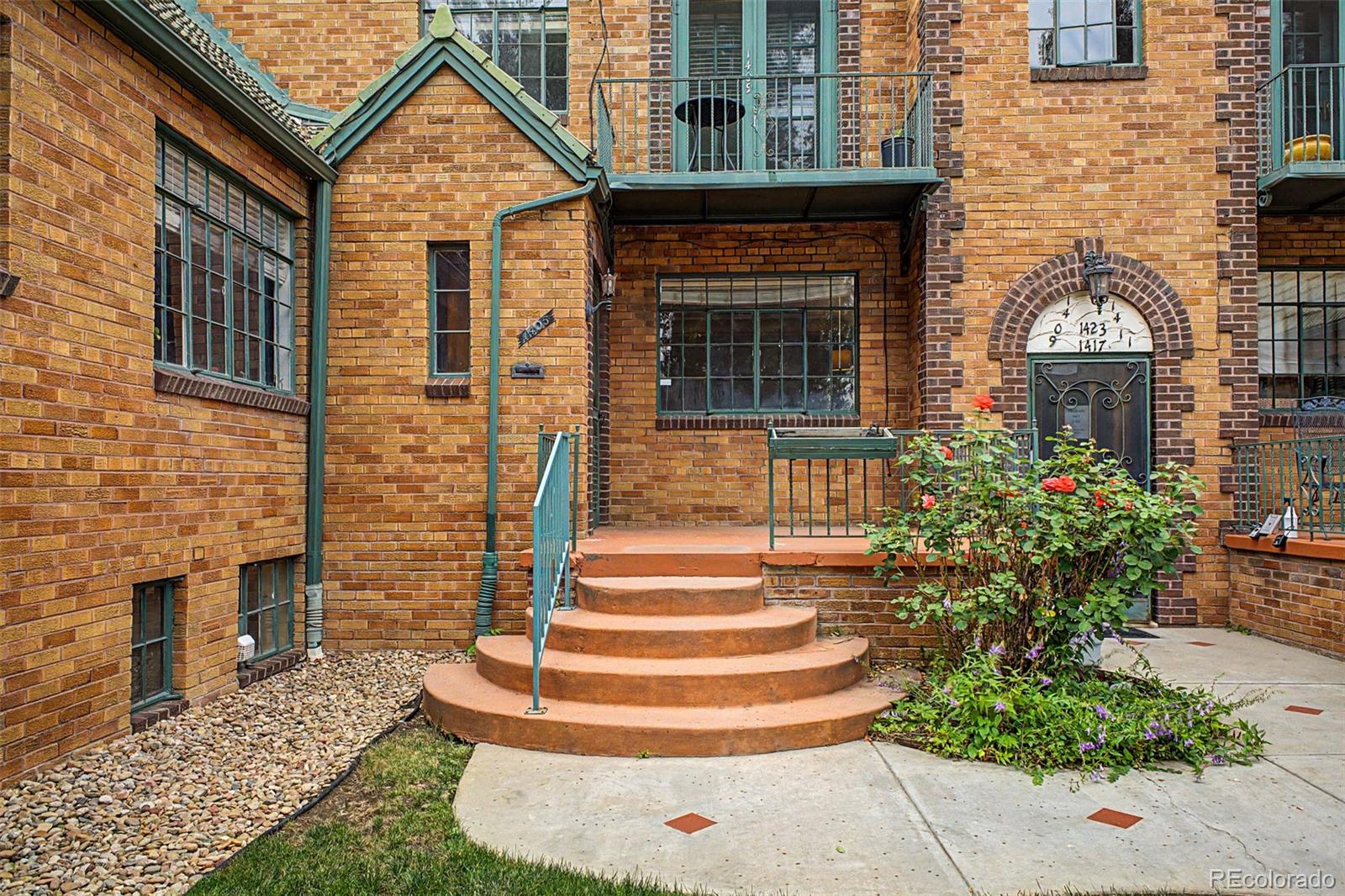 1405 Dexter Street