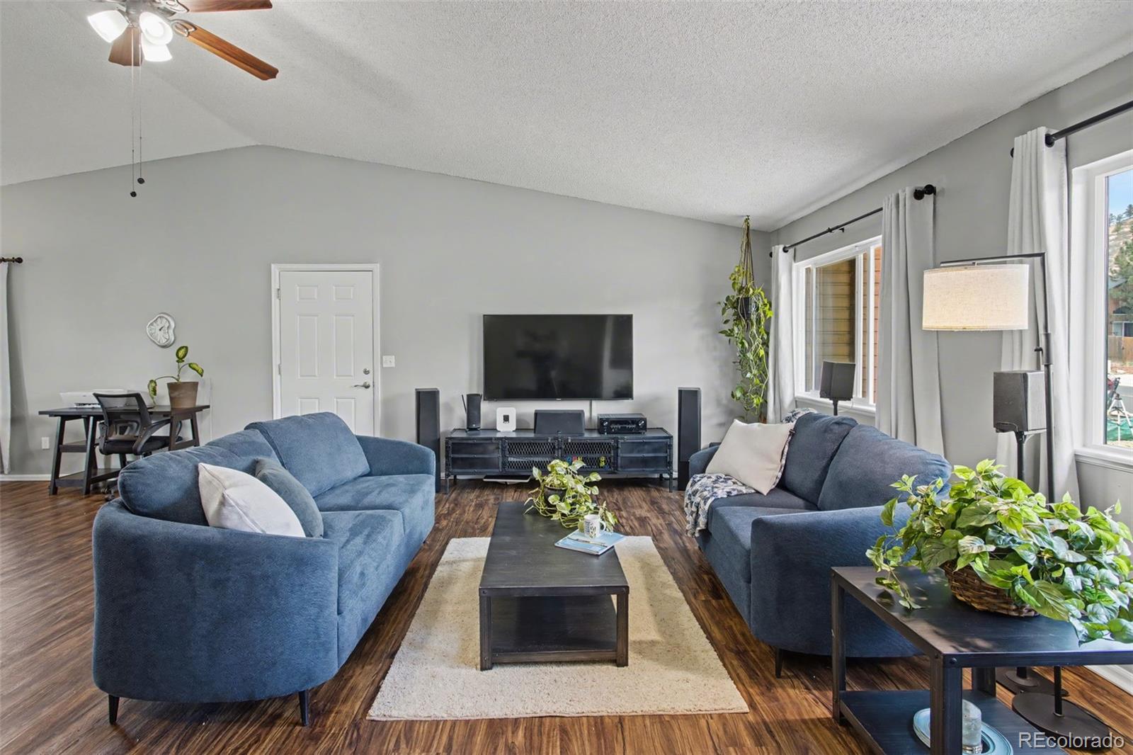 5250 Mule Deer Drive