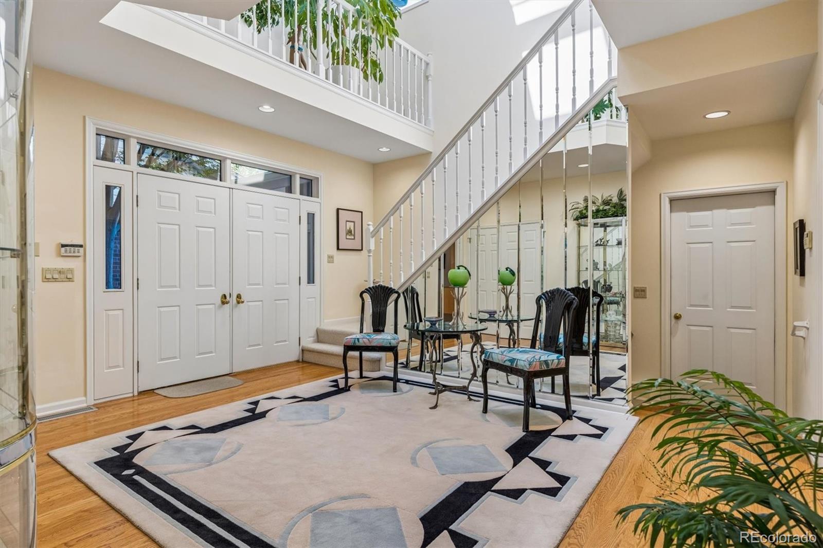 2552 E Alameda Avenue 76