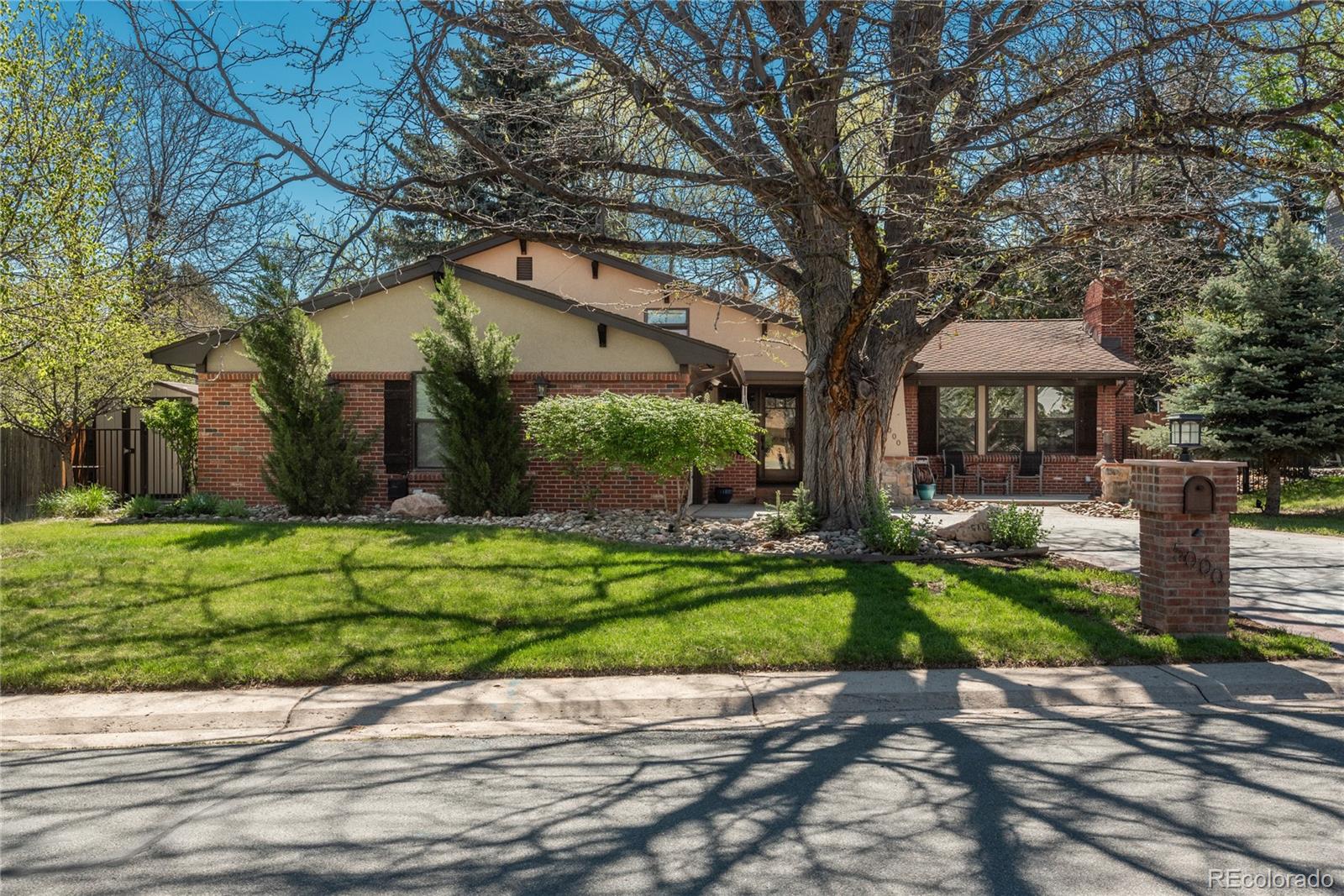 5000 S Chester Street