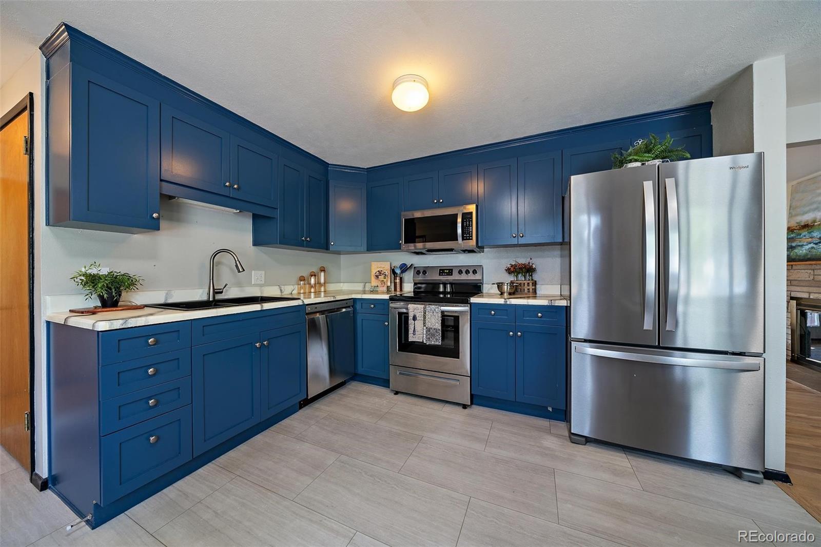 240 W 6th Avenue, Broomfield, CO, 80020 2 240 W 6th Avenue