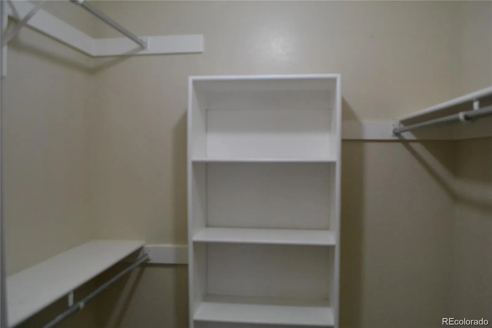 Aurora, Colorado 80017, United States, 1 Bedroom Bedrooms, ,1 BathroomBathrooms,Residential,Pending,22692