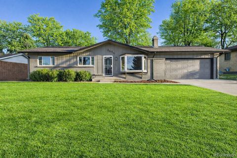 Photo of 3656 S Forest Way, Denver, CO 80237 (MLS # 6626395)