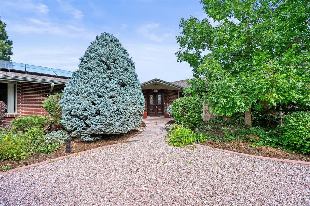 Photo of 6167 S Lakeview Street, Littleton, CO 80120 (MLS # 5450208)