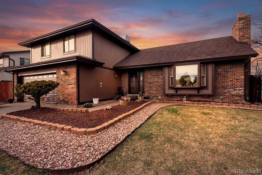 Photo of 7385 W Walker Drive, Littleton, CO 80123 (MLS # 8398621)