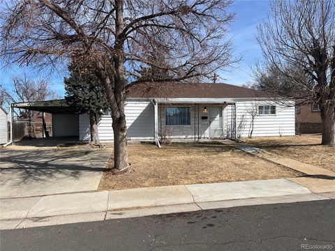 Photo of 756 Vaughn Street, Aurora, CO 80011 (MLS # 7506623)