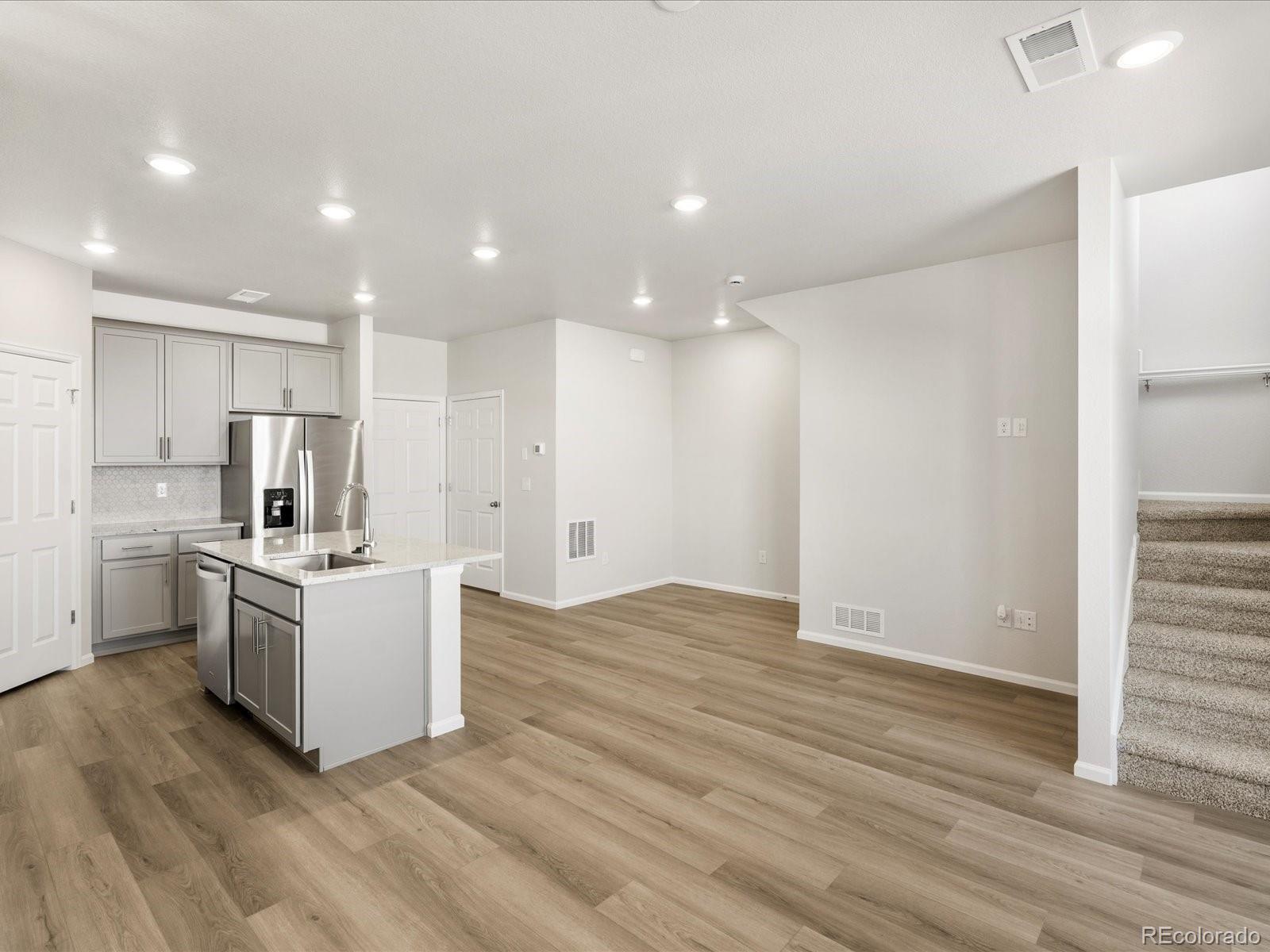 22360 E 8th Avenue, Aurora, CO, 80018 4 22360 E 8th Avenue
