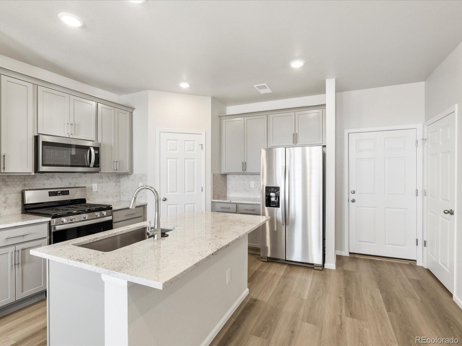 22360 E 8th Avenue, Aurora, CO, 80018 3 22360 E 8th Avenue