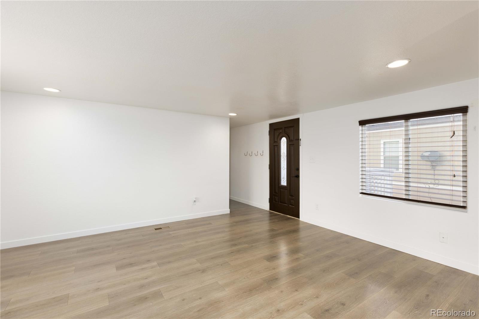 1095 western dr Drive