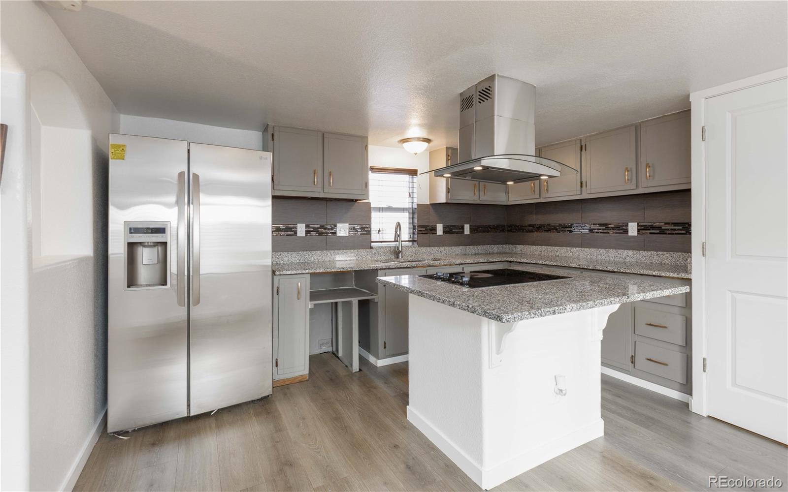 1095 western dr Drive