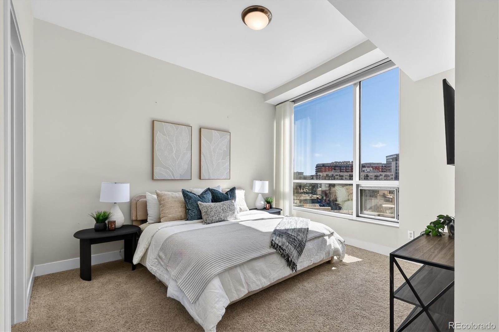 2001 Lincoln Street 810