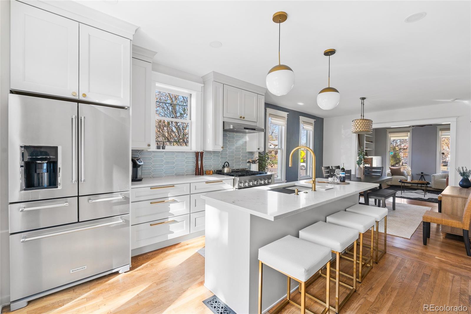 158 W 4th Avenue