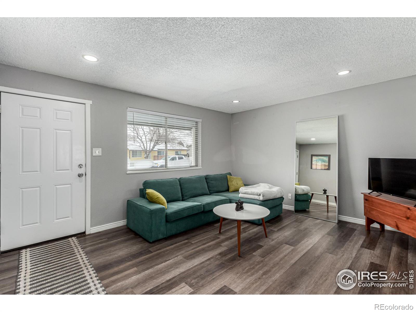 5332 Granby Street, Denver, CO, 80239 2 5332 Granby Street