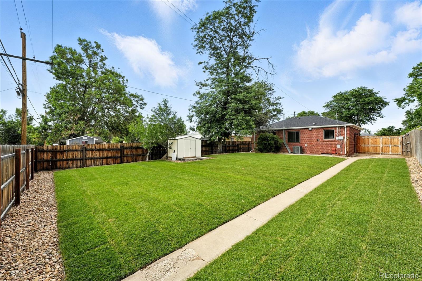 2955 Poplar Street