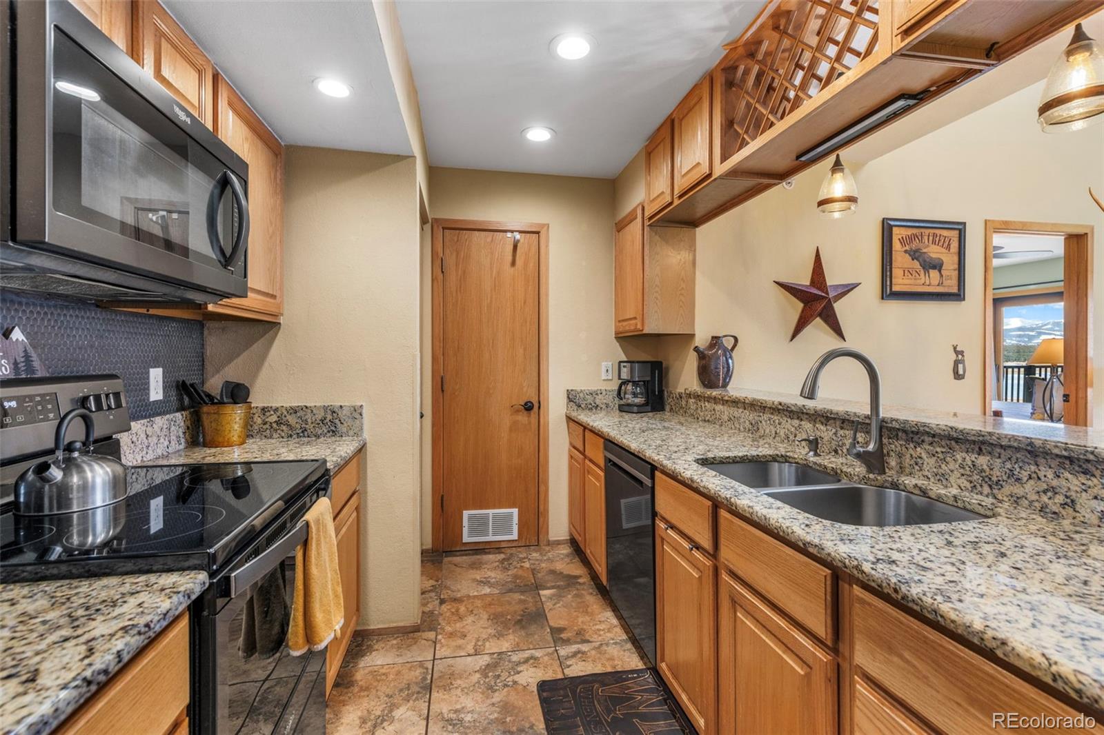 1660 Lakeview Terrace 306