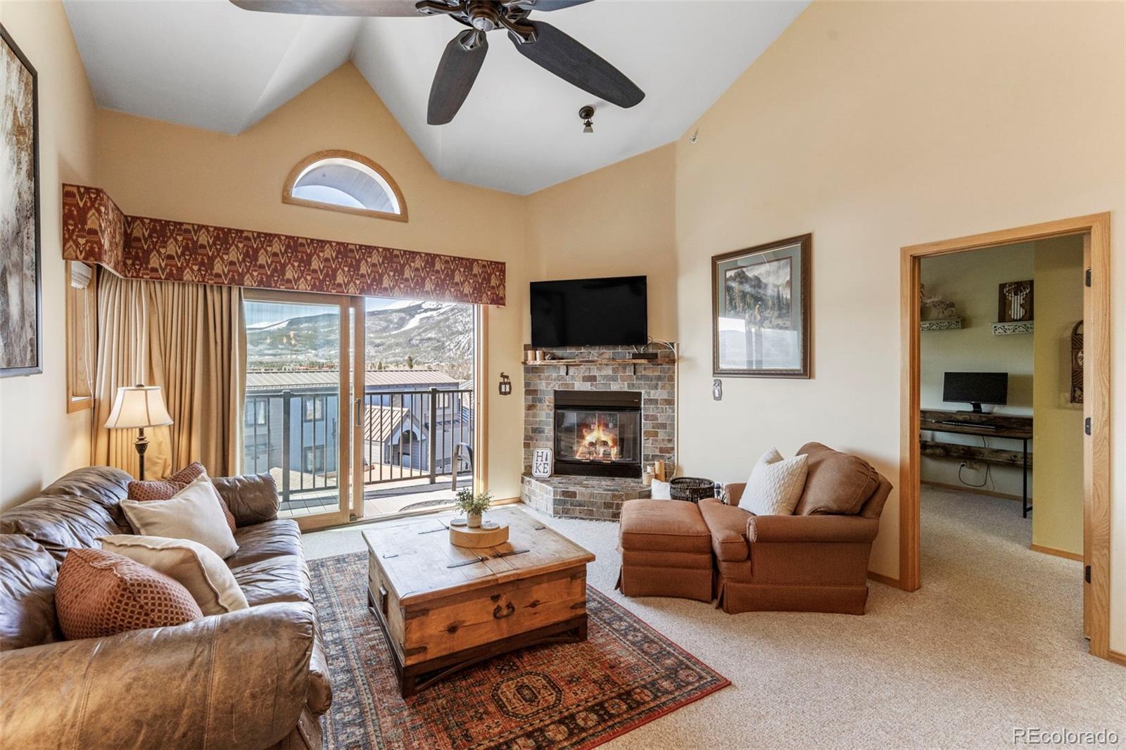 1660 Lakeview Terrace 306