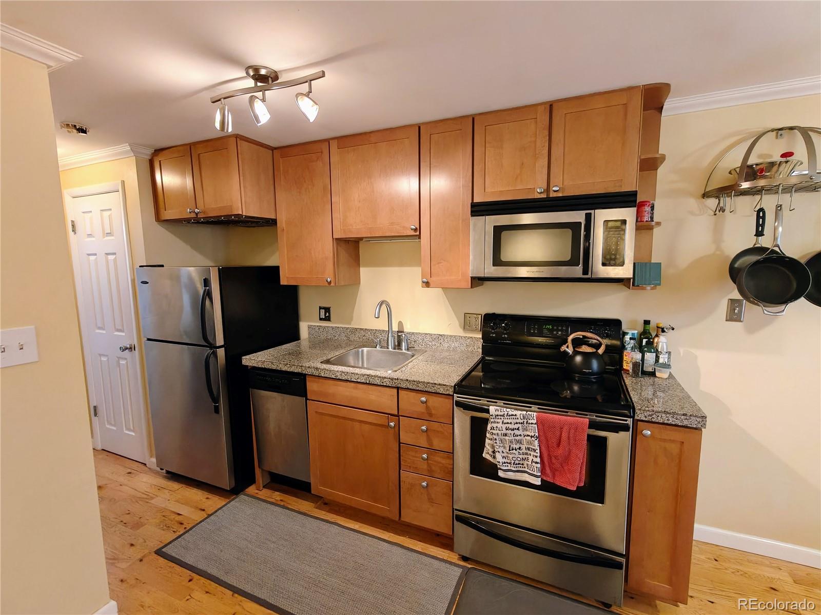 1135 N Elizabeth Street 102
