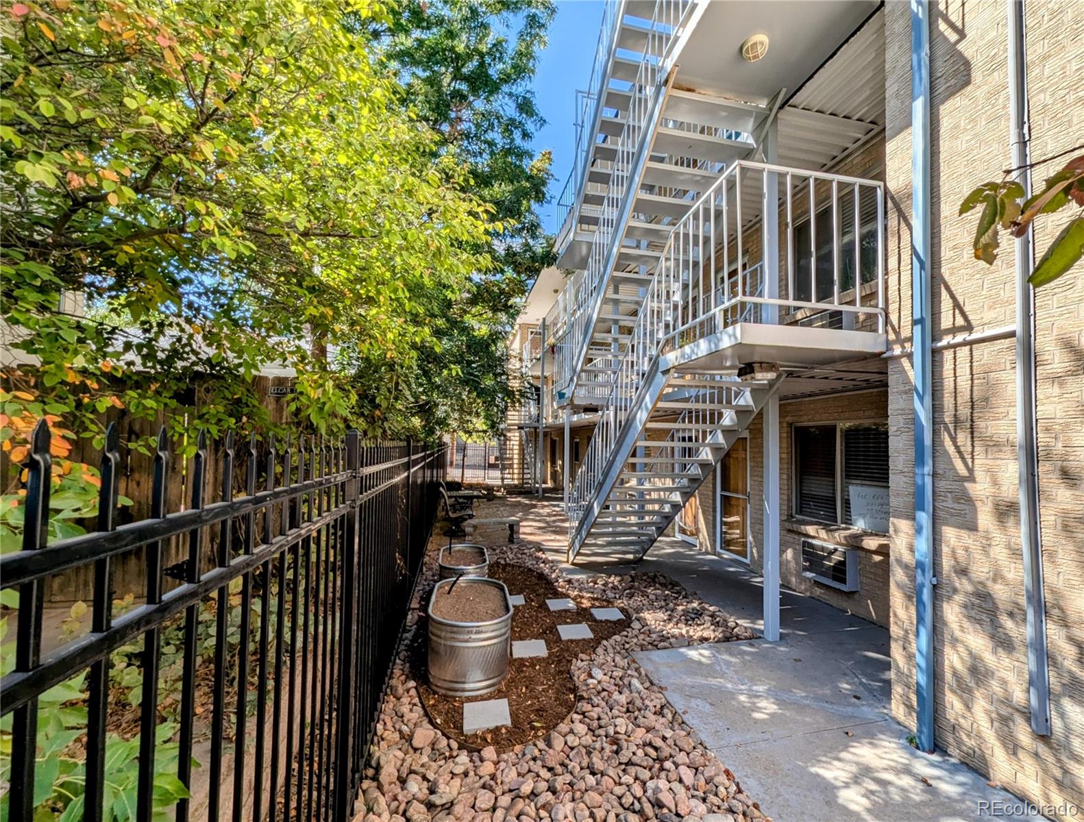 1135 N Elizabeth Street 102