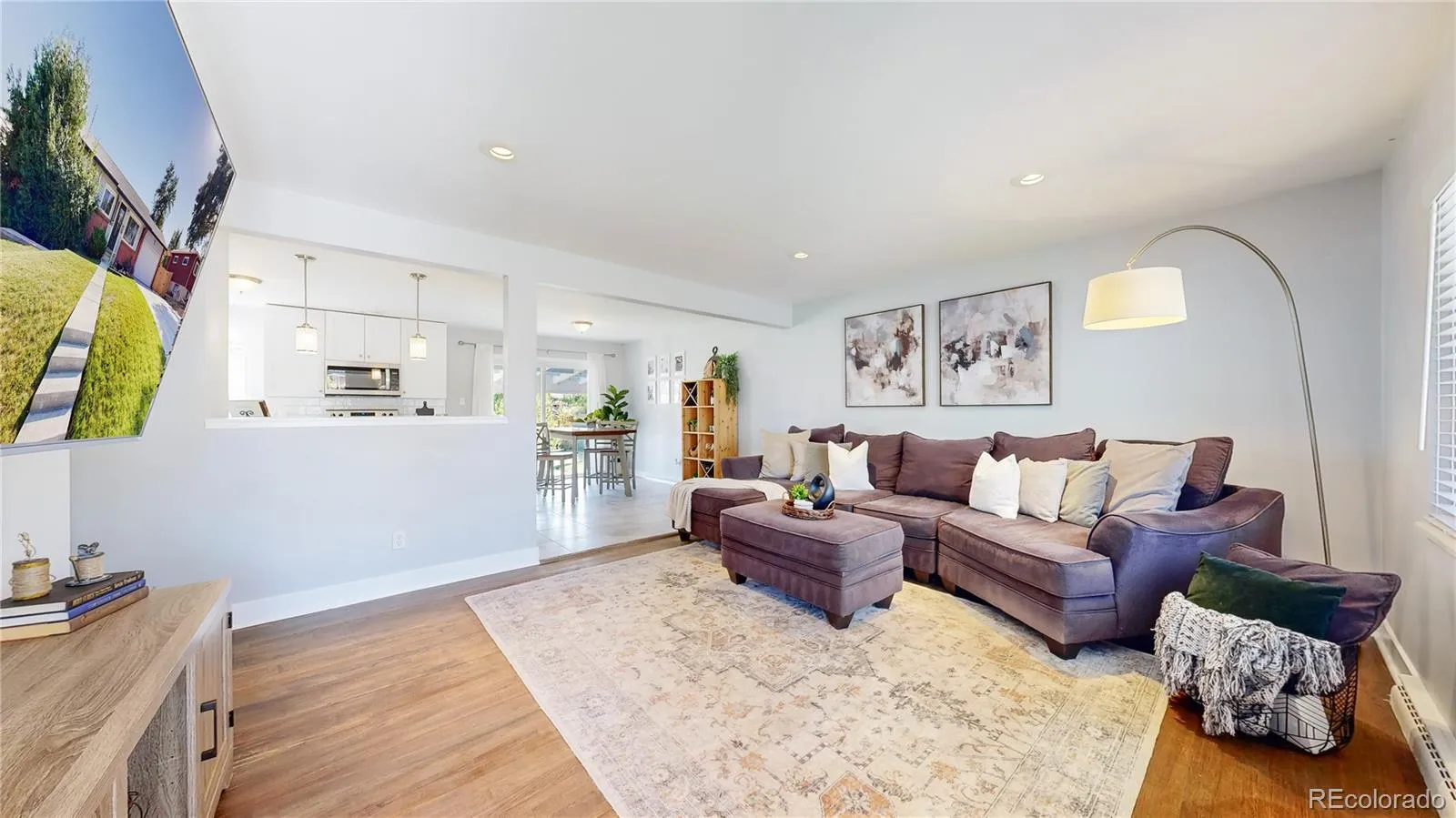 Lakewood, Colorado 80228, United States, 5 Bedrooms Bedrooms, ,3 BathroomsBathrooms,Residential,Pending,40453