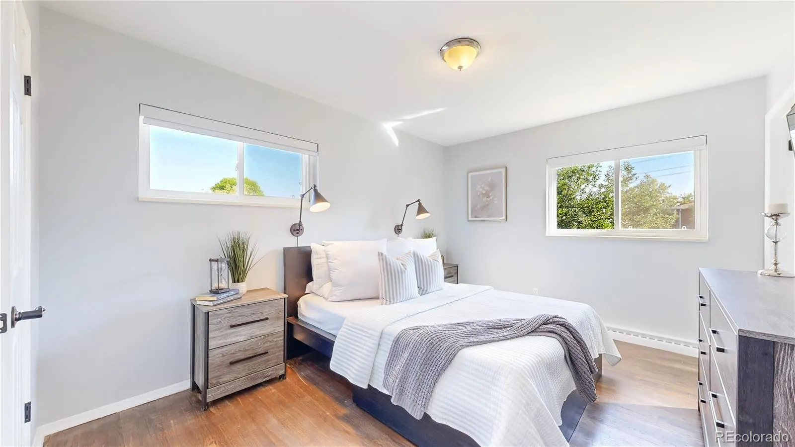 Lakewood, Colorado 80228, United States, 5 Bedrooms Bedrooms, ,3 BathroomsBathrooms,Residential,Pending,40453