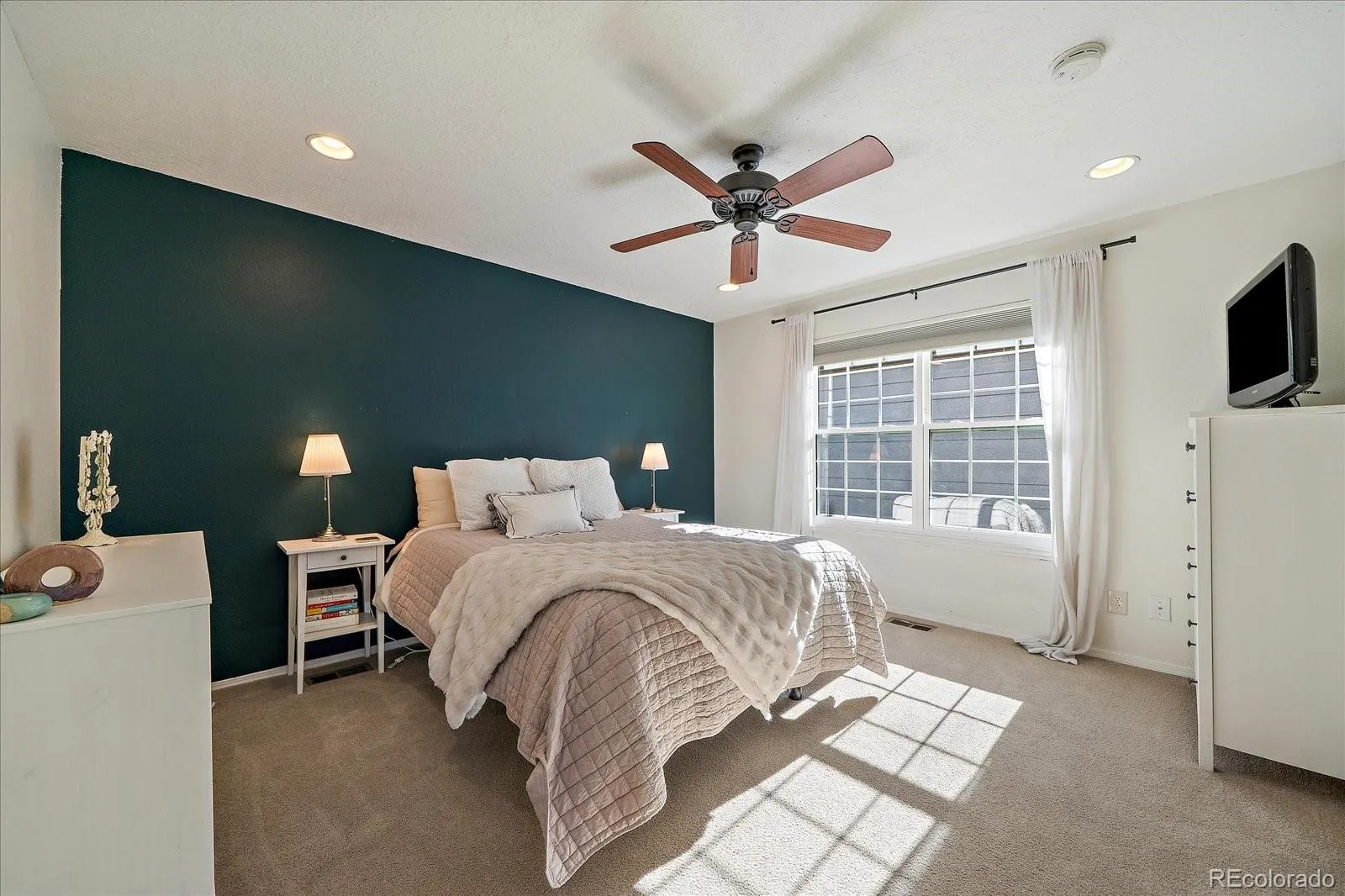 Golden, Colorado 80401, United States, 3 Bedrooms Bedrooms, ,2 BathroomsBathrooms,Residential,Active,236914