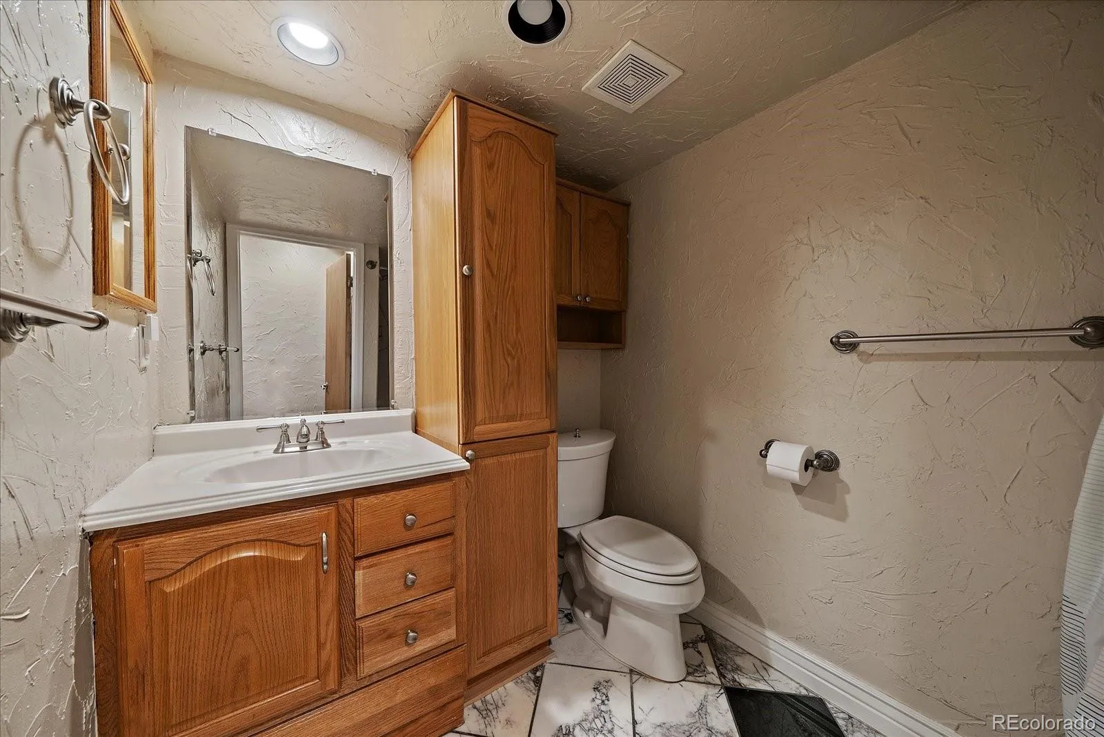 Golden, Colorado 80401, United States, 3 Bedrooms Bedrooms, ,2 BathroomsBathrooms,Residential,Active,236914