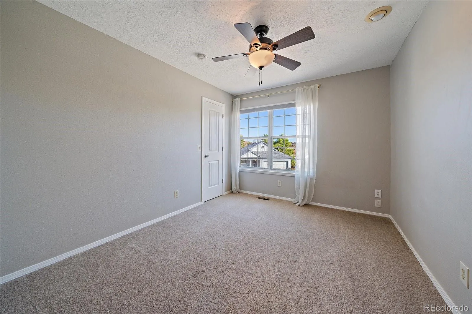 Golden, Colorado 80401, United States, 3 Bedrooms Bedrooms, ,2 BathroomsBathrooms,Residential,Active,236914