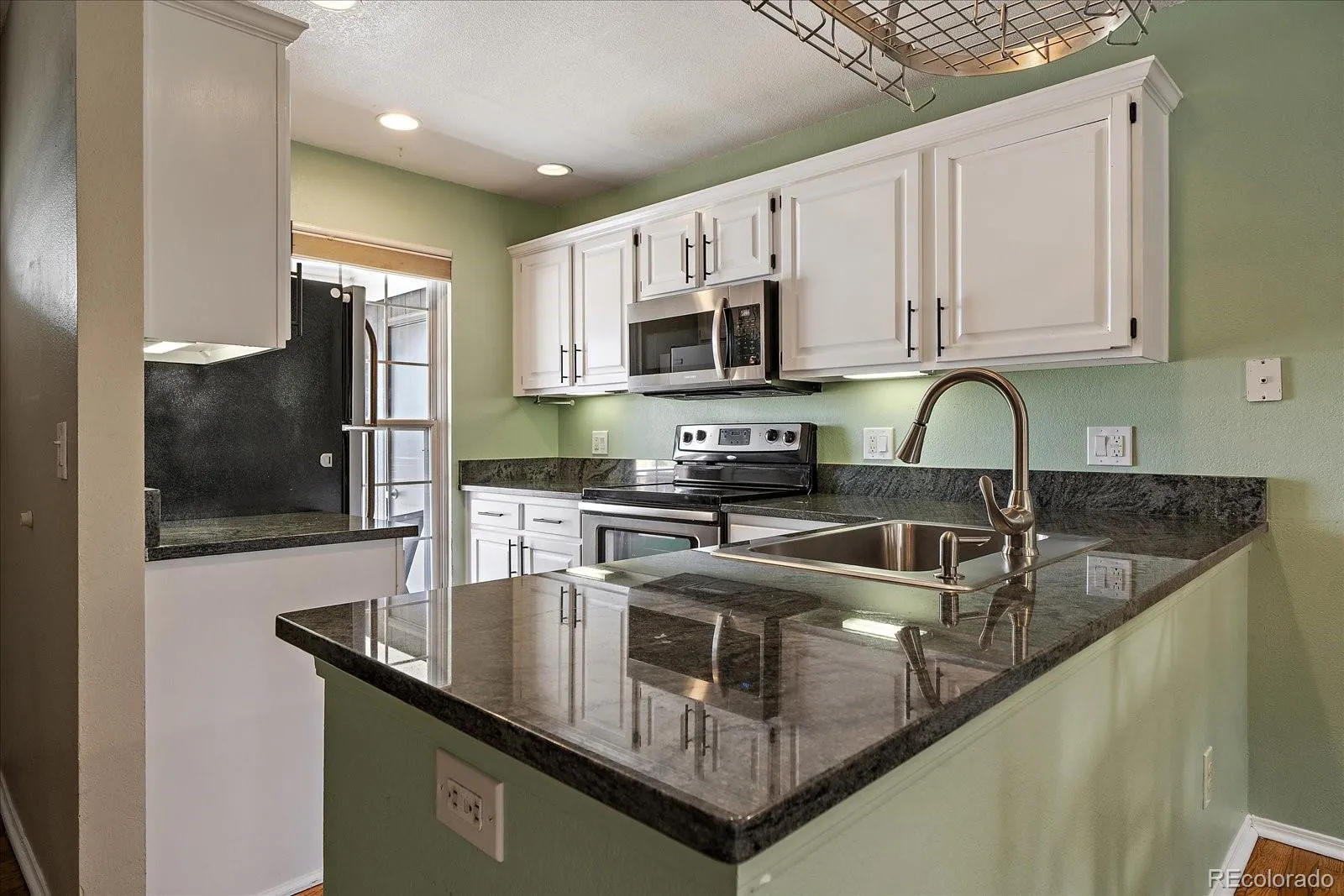 Golden, Colorado 80401, United States, 3 Bedrooms Bedrooms, ,2 BathroomsBathrooms,Residential,Active,236914