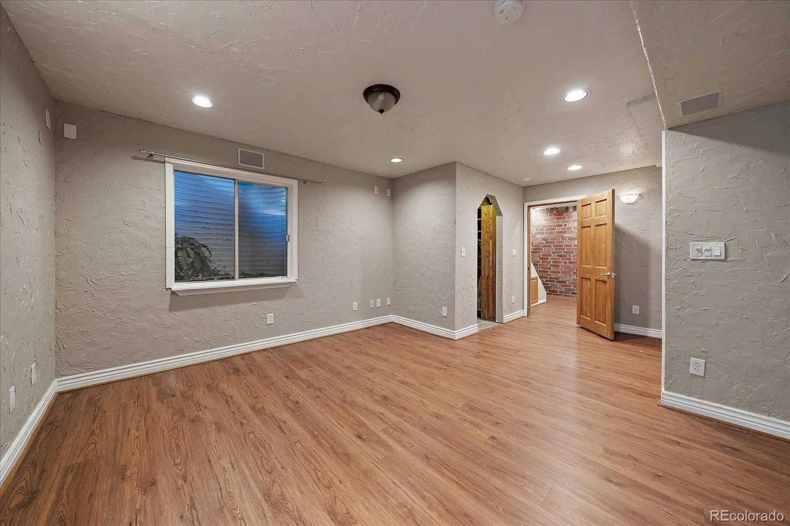 Golden, Colorado 80401, United States, 3 Bedrooms Bedrooms, ,2 BathroomsBathrooms,Residential,Active,236914