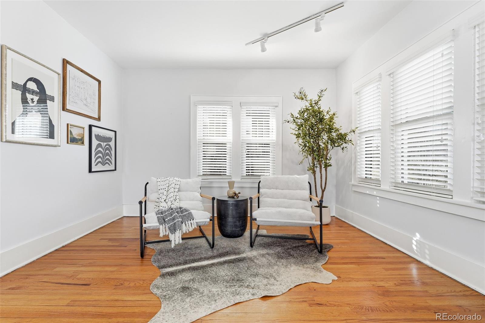 2332 N Glencoe Street