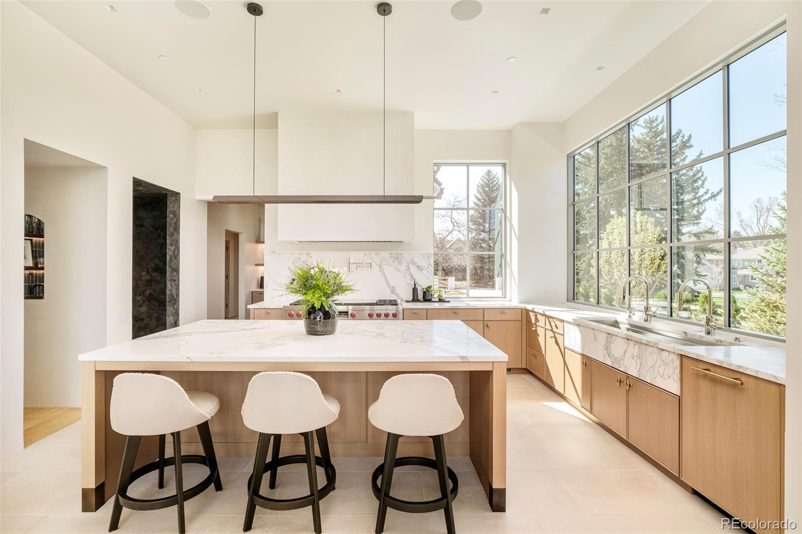 20 Viking Drive