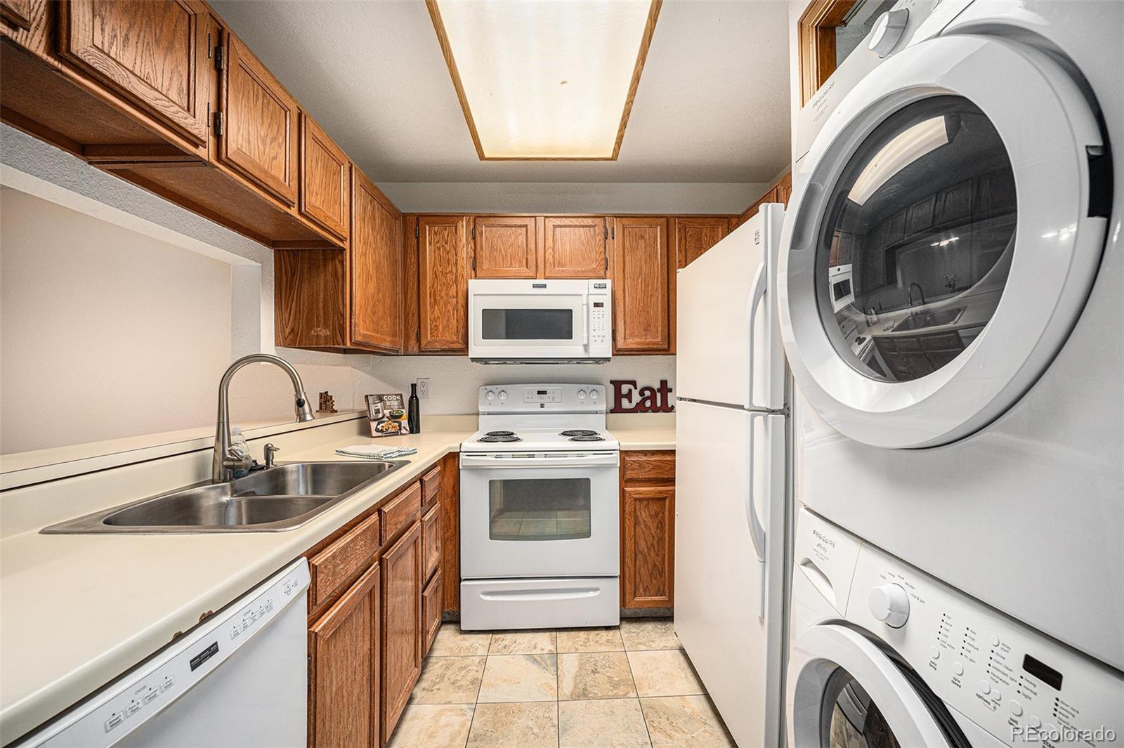 8025 W Eastman Place 2-102