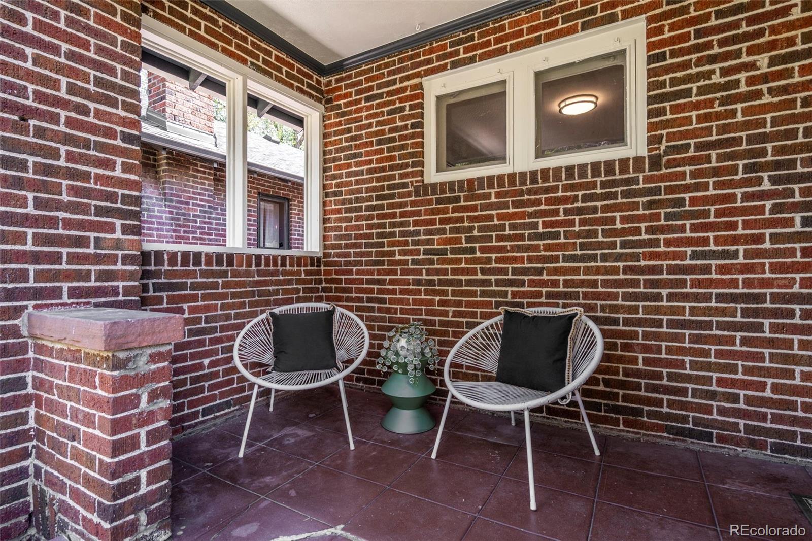 906 Monroe Street