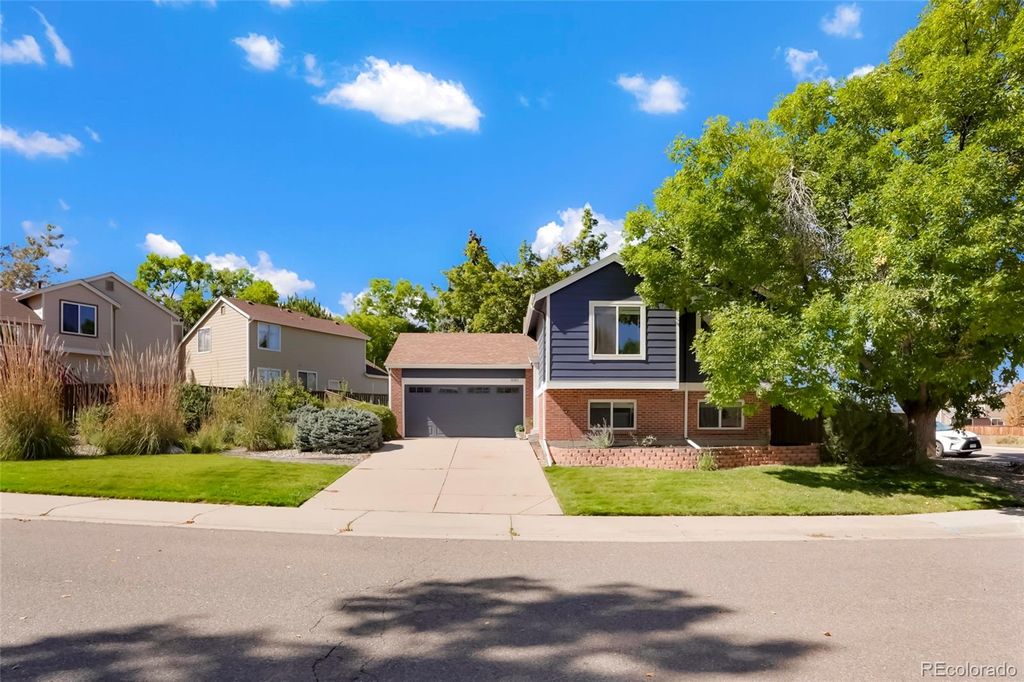 Photo of 9191 Hickory Circle, Highlands Ranch, CO 80126 (MLS # 1723970)