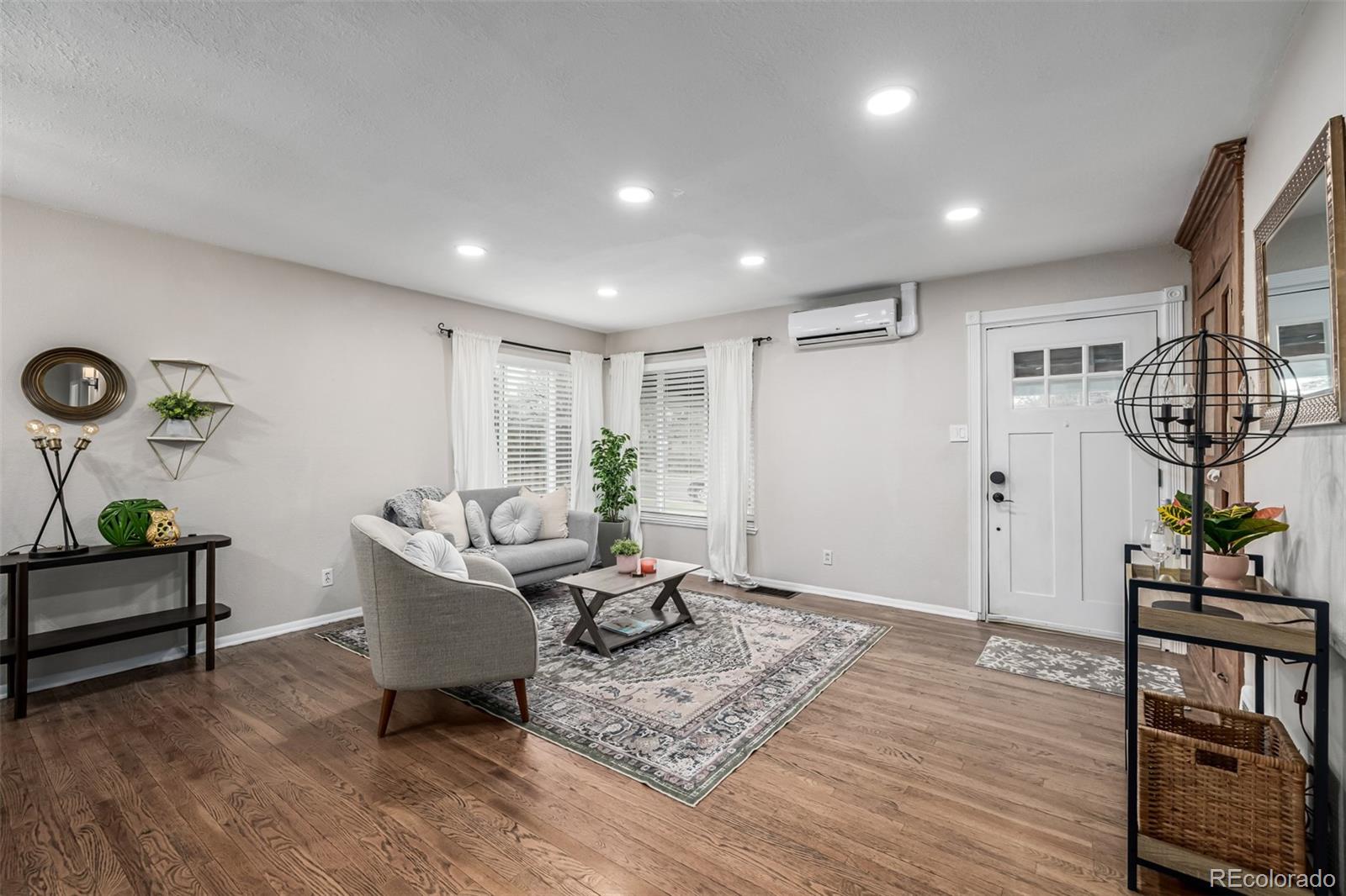 3200 S Grape Street, Denver, CO, 80222 4 3200 S Grape Street