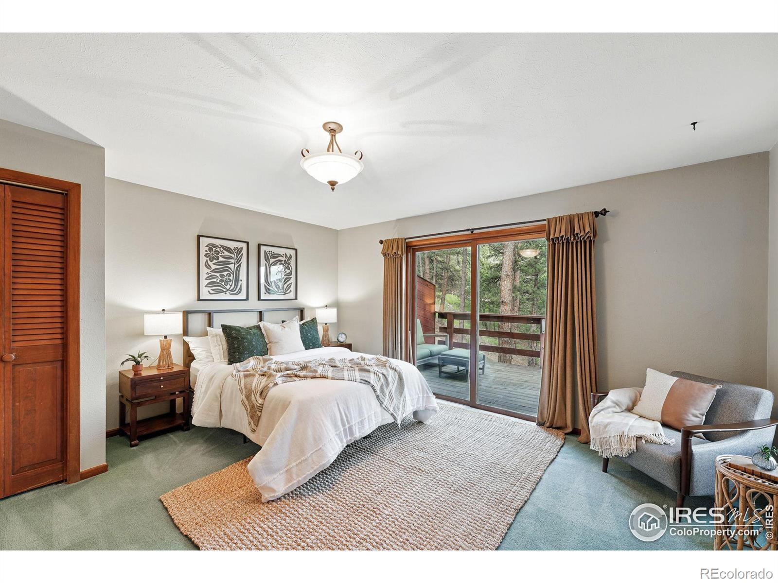 1101 Peakview Circle