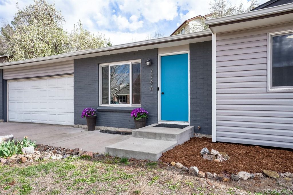 Photo of 7796 W Ottawa Drive, Littleton, CO 80128 (MLS # 7998535)