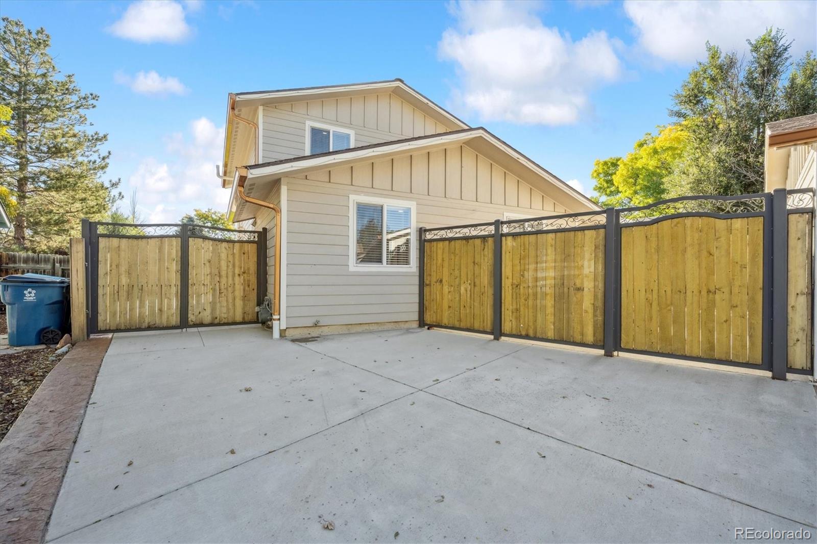 9322 N Kendall Street