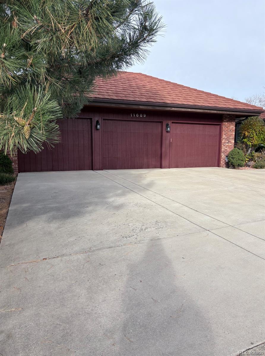 11689 Country Club Lane