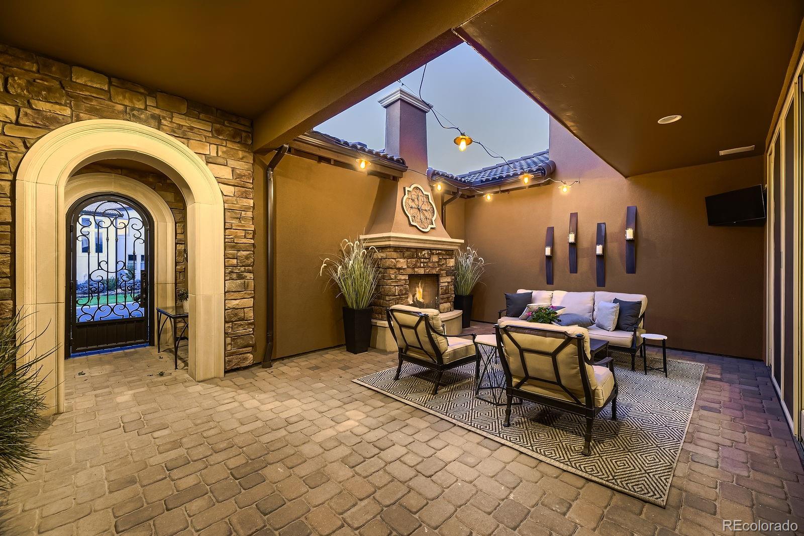 9453 Vista Hill Lane