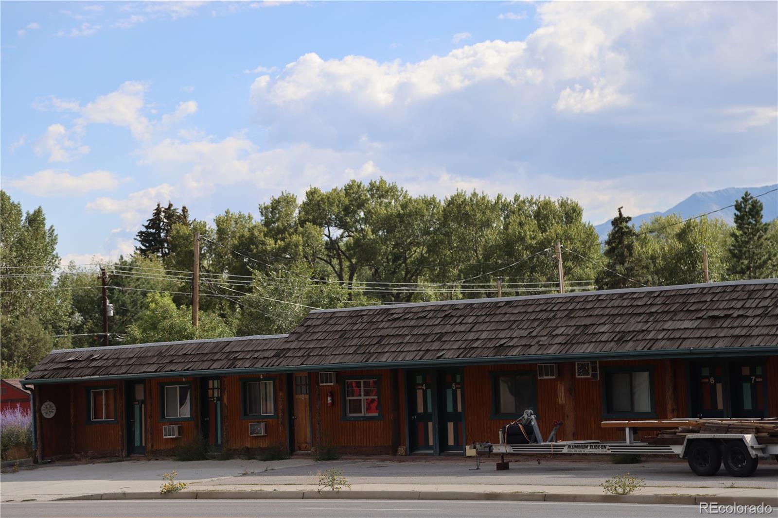 406 N US Highway 24